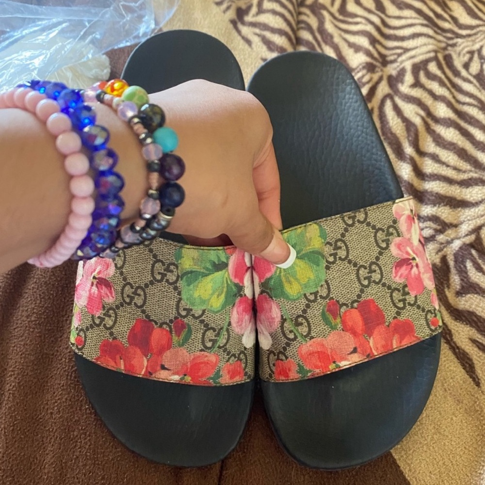 Gucci sandals 💦
